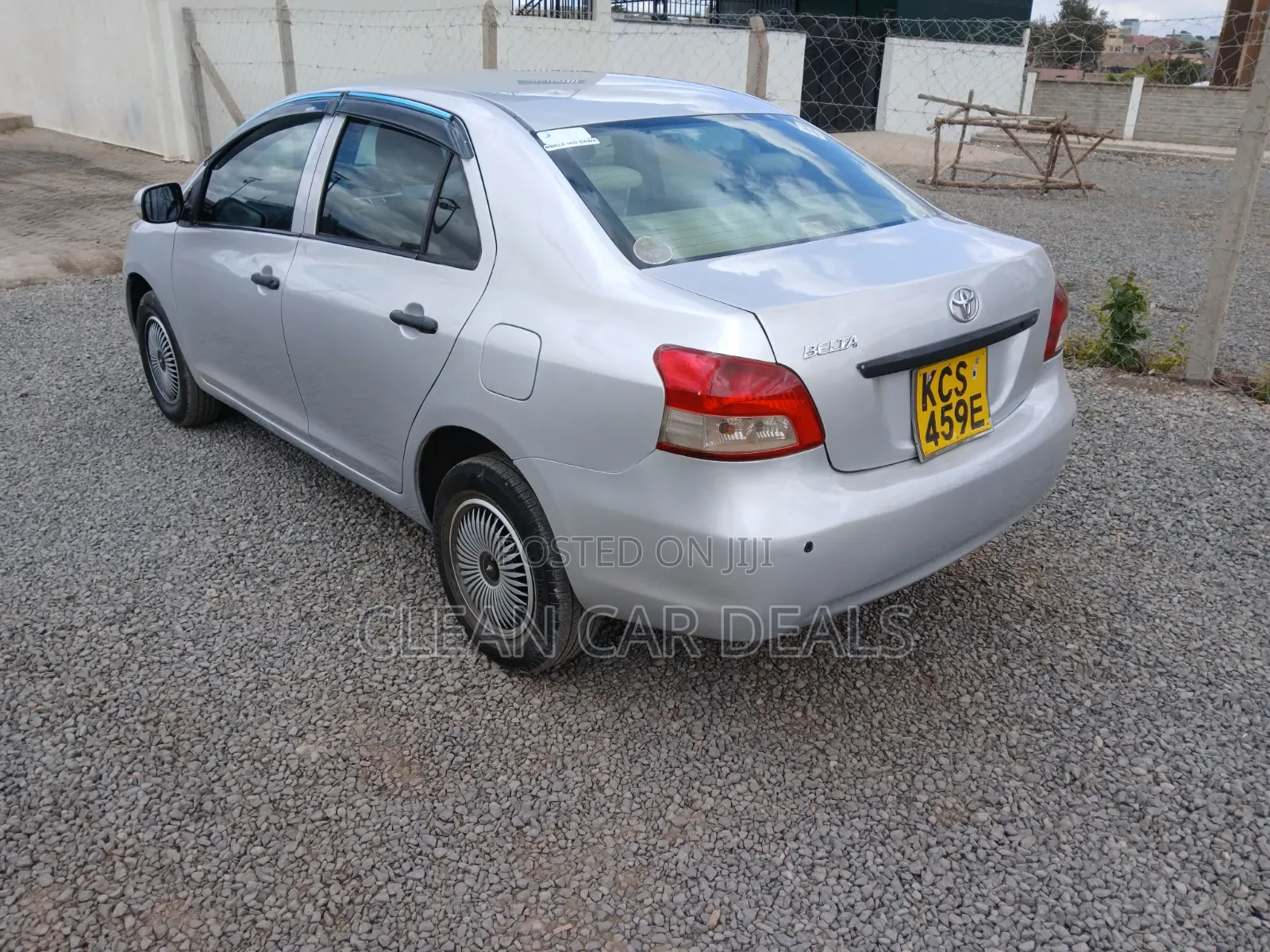 Toyota Belta 2011 Silver