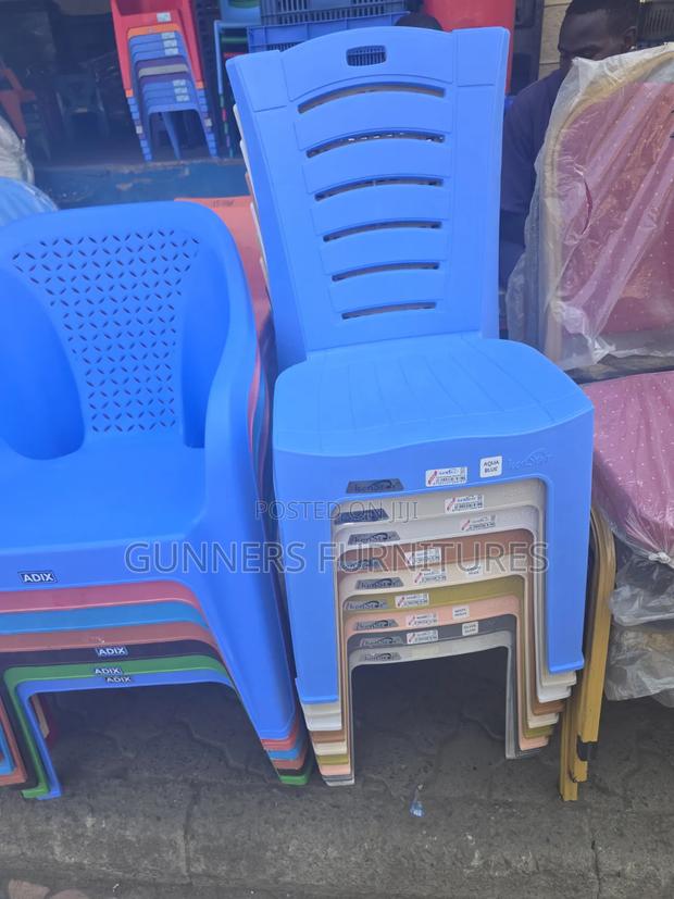 Stackable Plastic Chairs - thumbnail 6