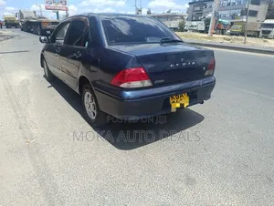 Mitsubishi Lancer 2000 Blue