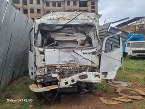 Isuzu NQR KDG 2021 White