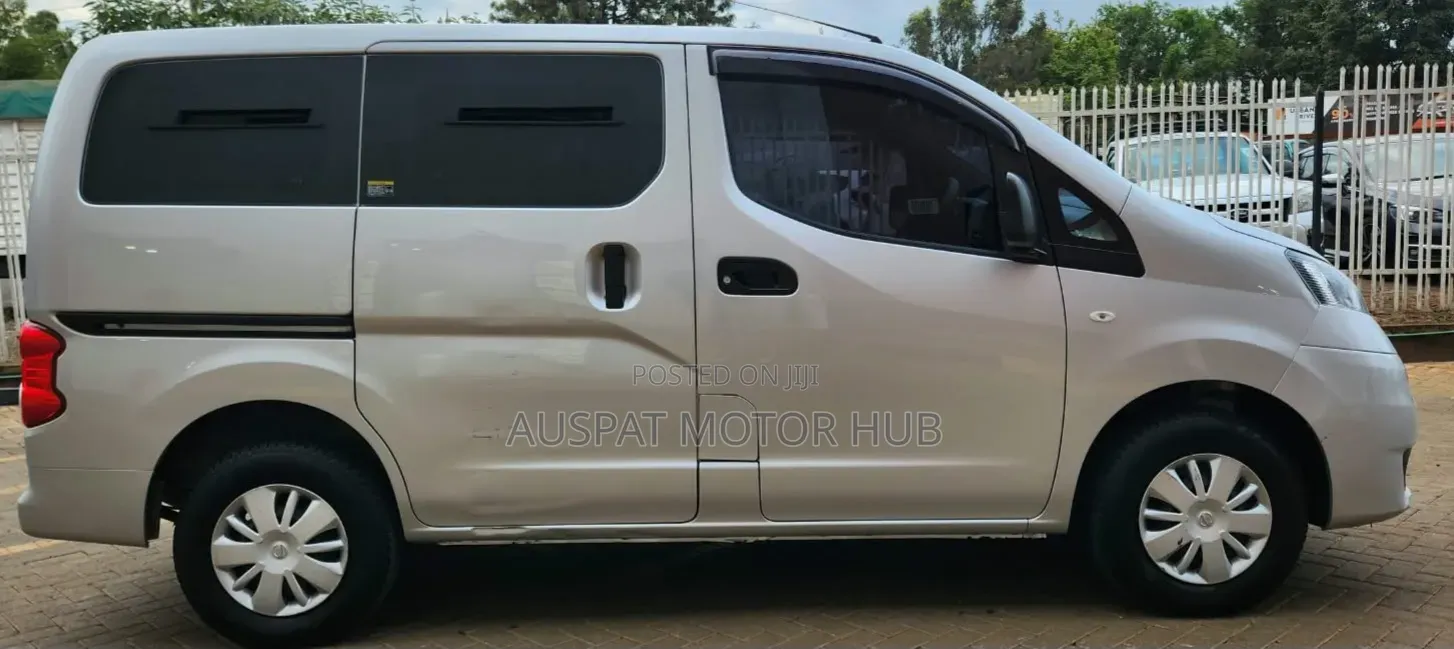 Nissan NV200 2019 Silver