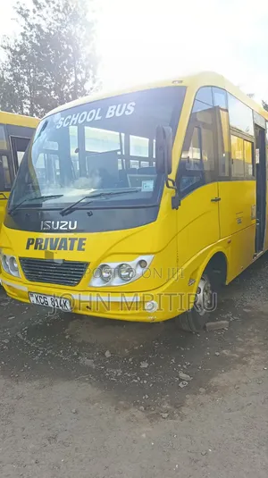 Isuzu NQR 2014 Yellow