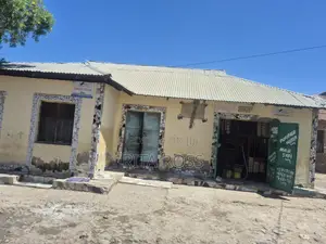 16bdrm Apartment in Bombolulu for sale