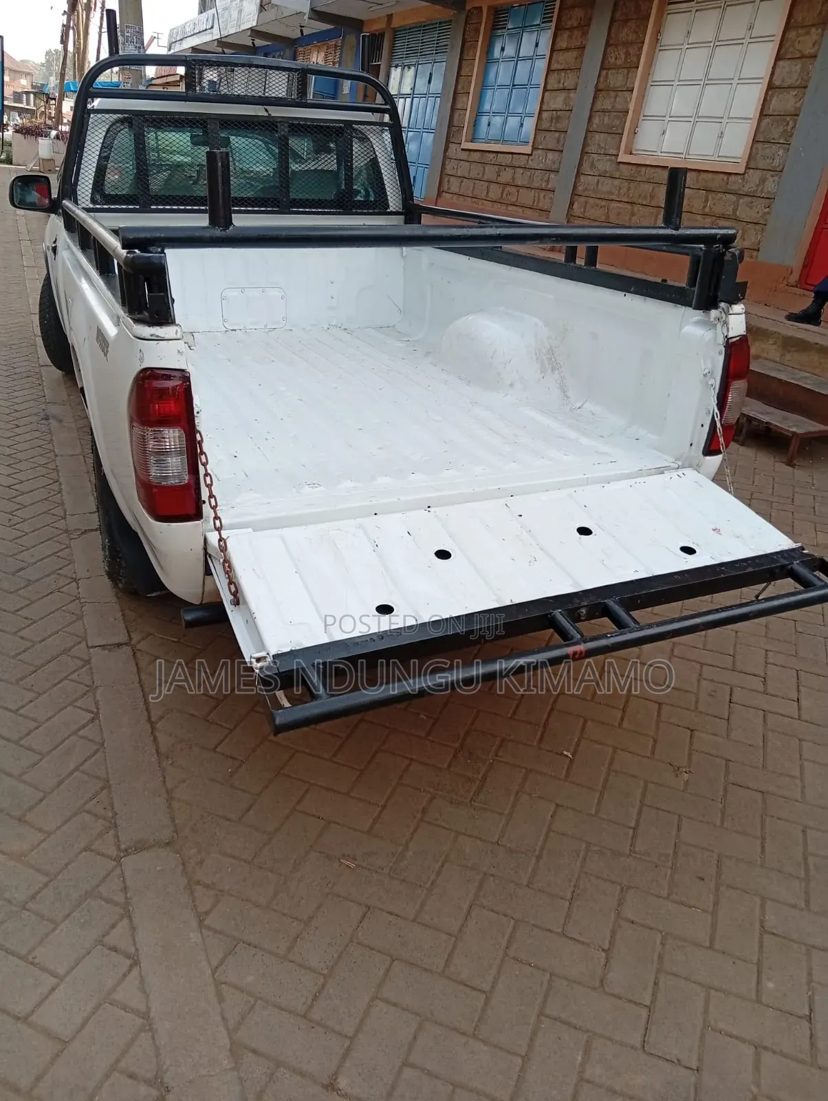 Isuzu D-MAX 2012 White
