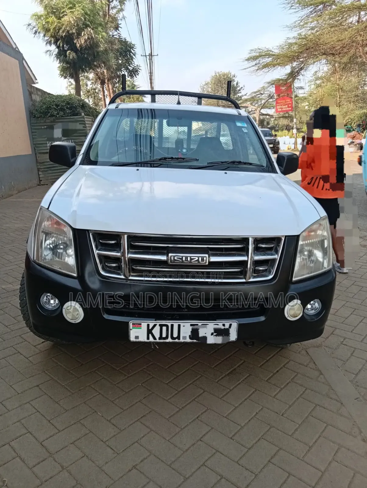 Isuzu D-MAX 2012 White