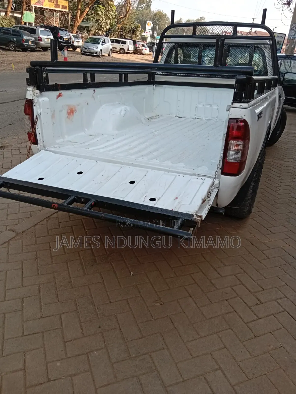 Isuzu D-MAX 2012 White