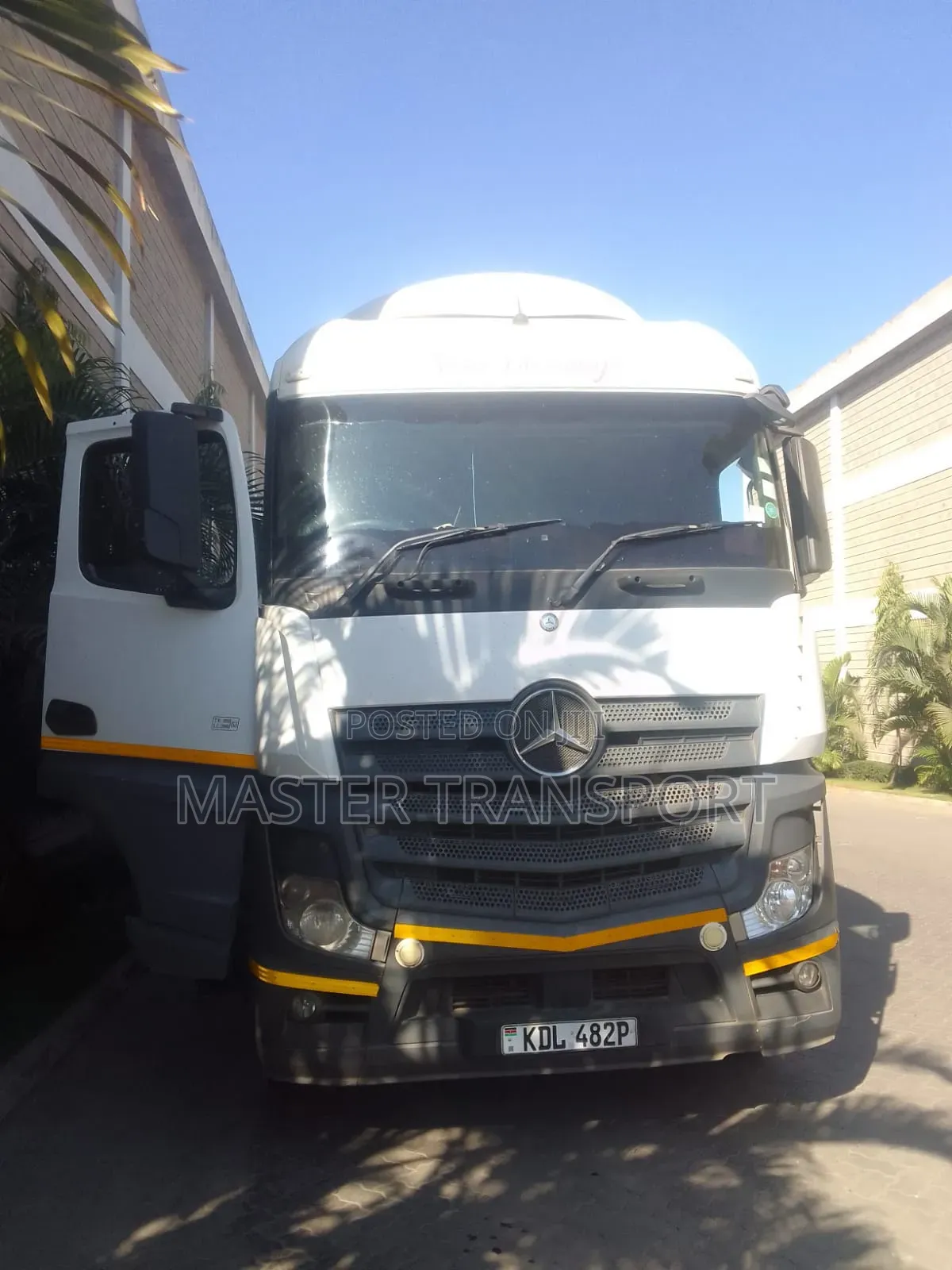 Trailer Available for Logistic Services