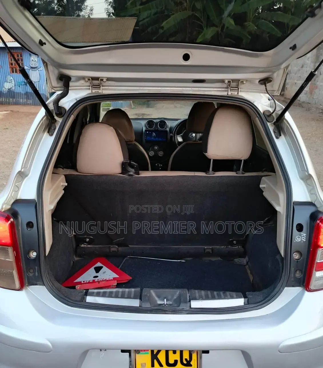 Nissan March 2011 Silver