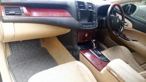 Toyota Crown 2010 Black