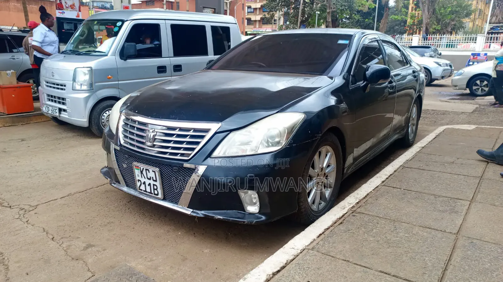 Toyota Crown 2010 Black
