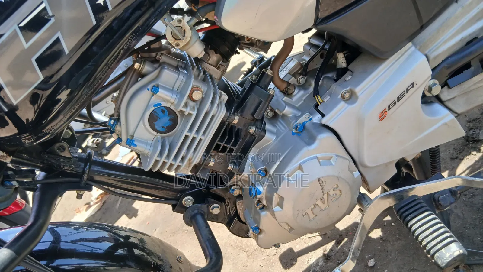 TVS HLX 125 2021 Black