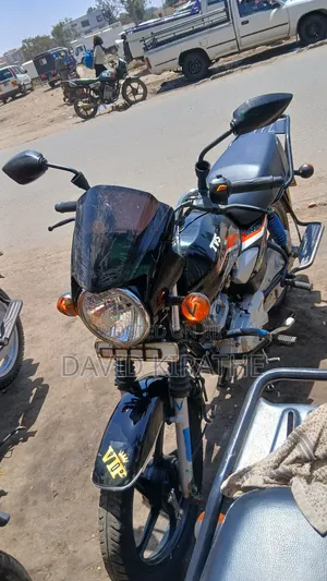 TVS HLX 125 2021 Black