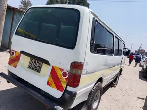 Toyota HiAce 1998 White