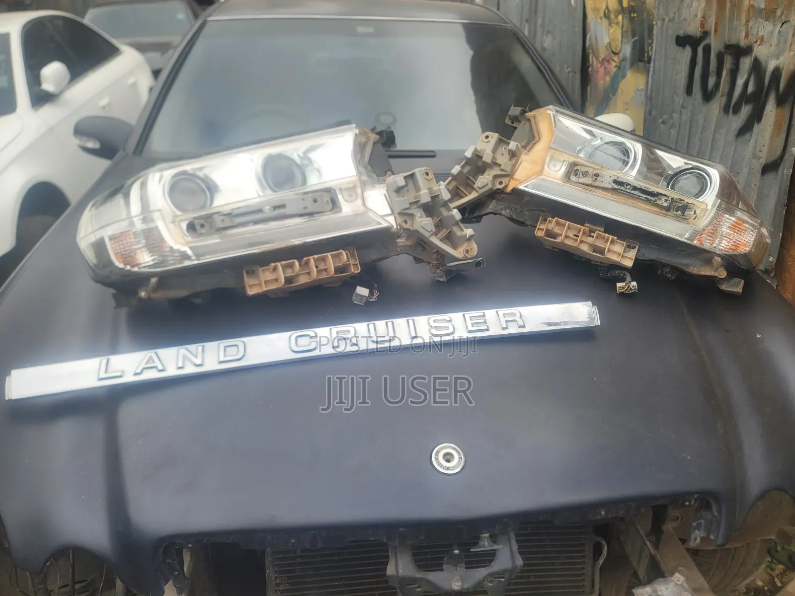 Landcruizer V8 Front Headlights