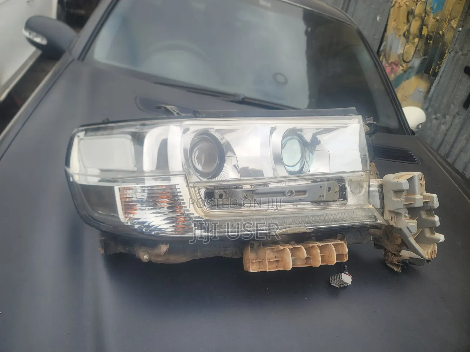 Landcruizer V8 Front Headlights