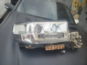 Landcruizer V8 Front Headlights