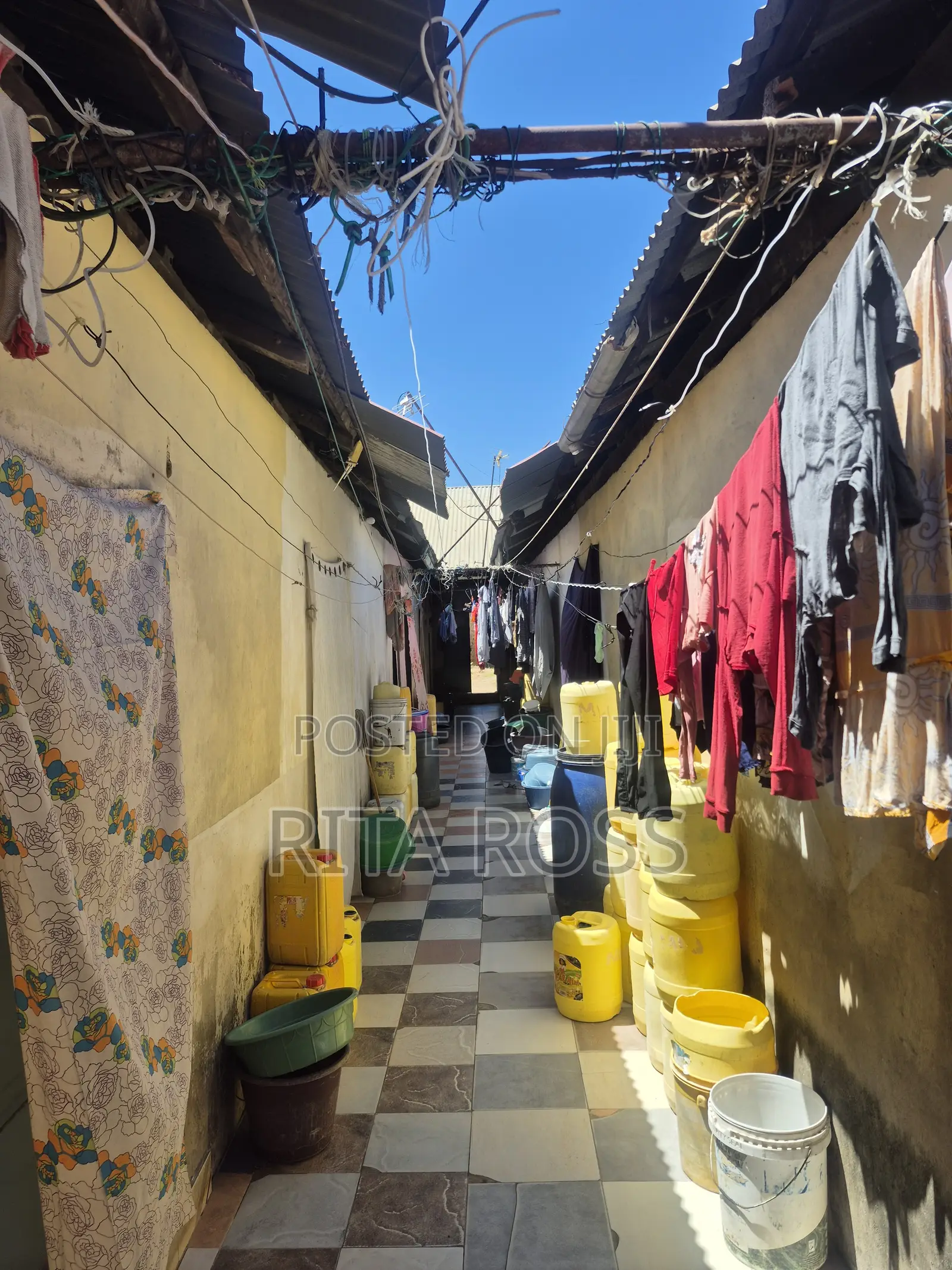 16bdrm Apartment in Bombolulu for sale
