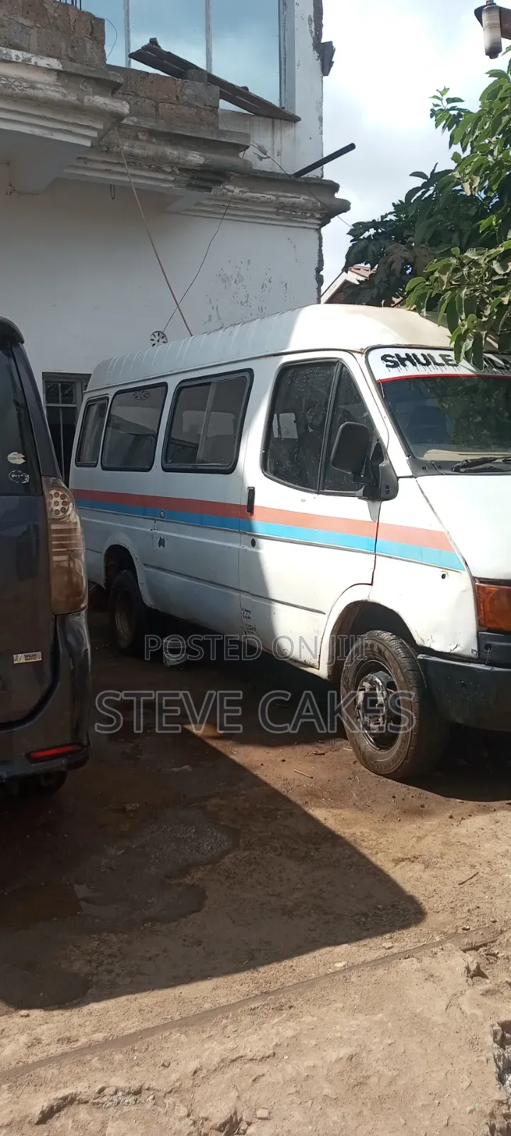Ford Transit 2000 White