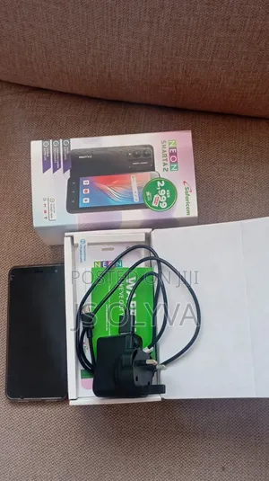 Neon Ultra 32 GB Black