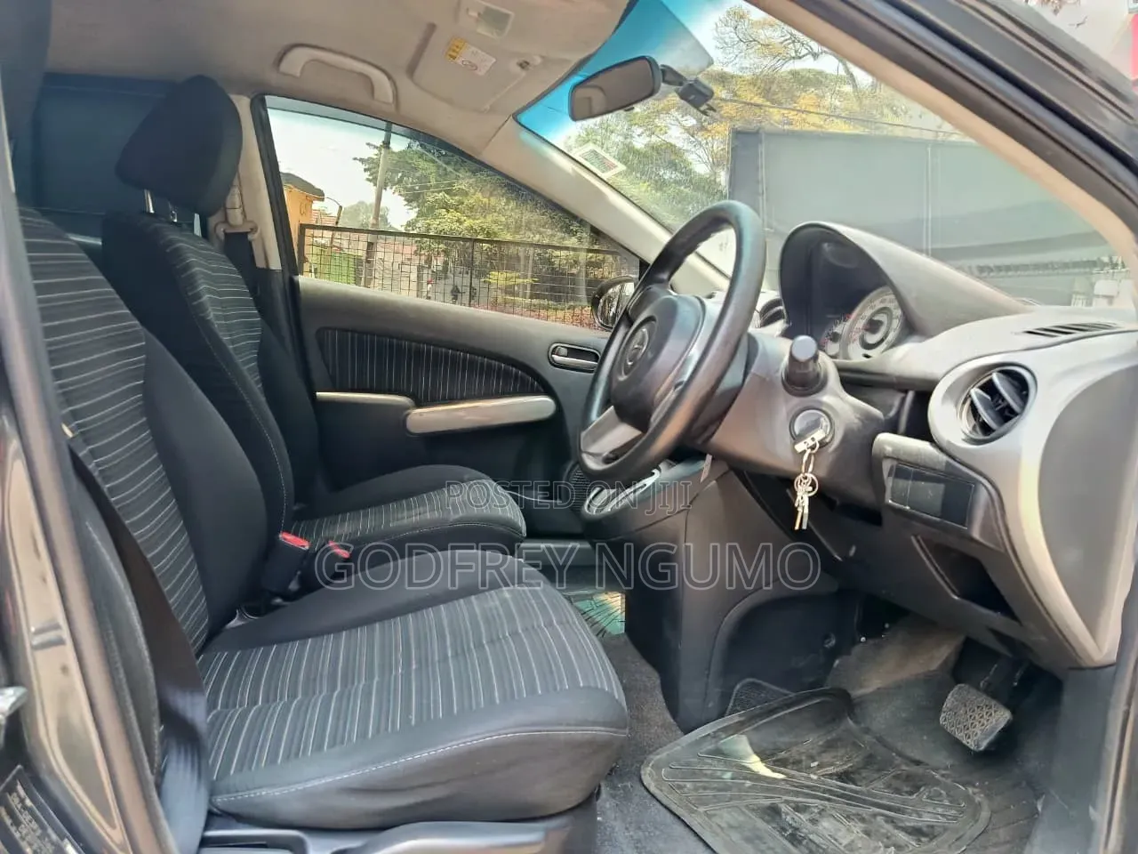 Mazda Demio 2010 Gray