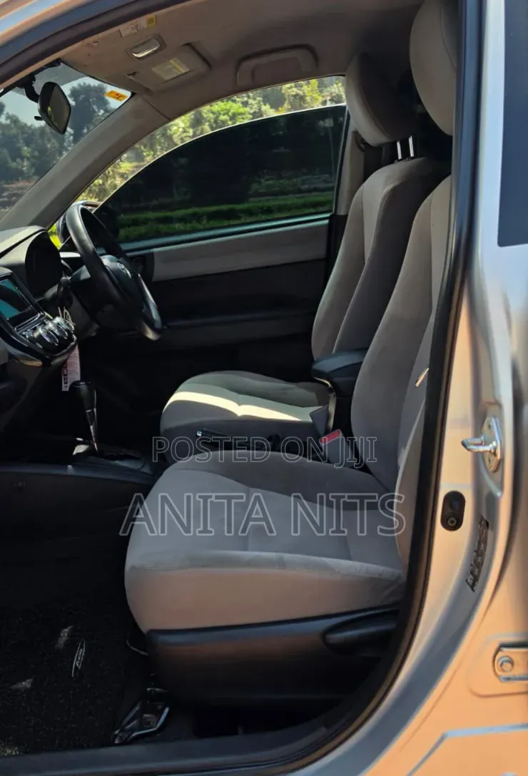 Toyota Axio 2014 Silver