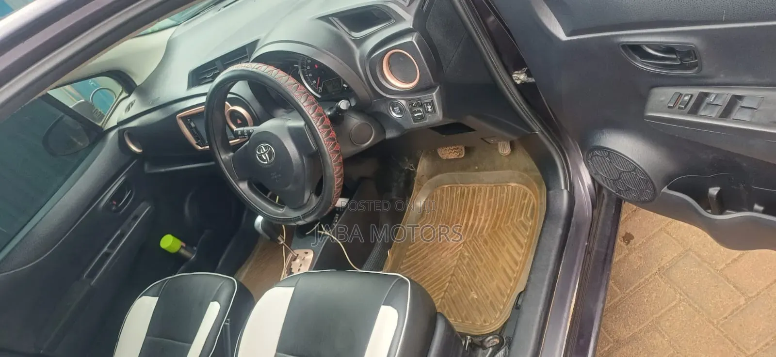 Toyota Vitz 2013 Black