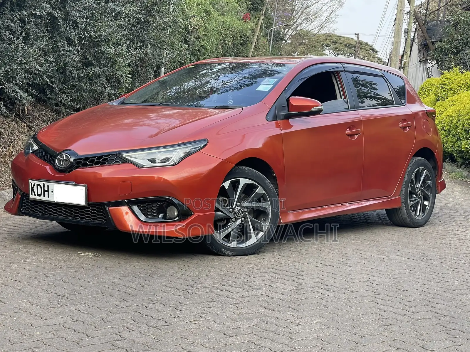 Toyota Auris 2016 Orange