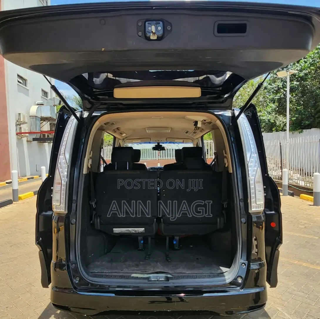 Nissan Serena 2016 Black