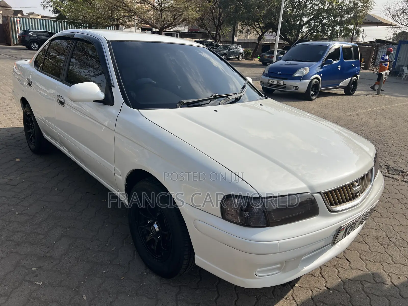 Nissan FB15 2005 Off white