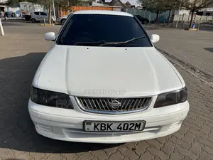 Nissan FB15 2005 Off white
