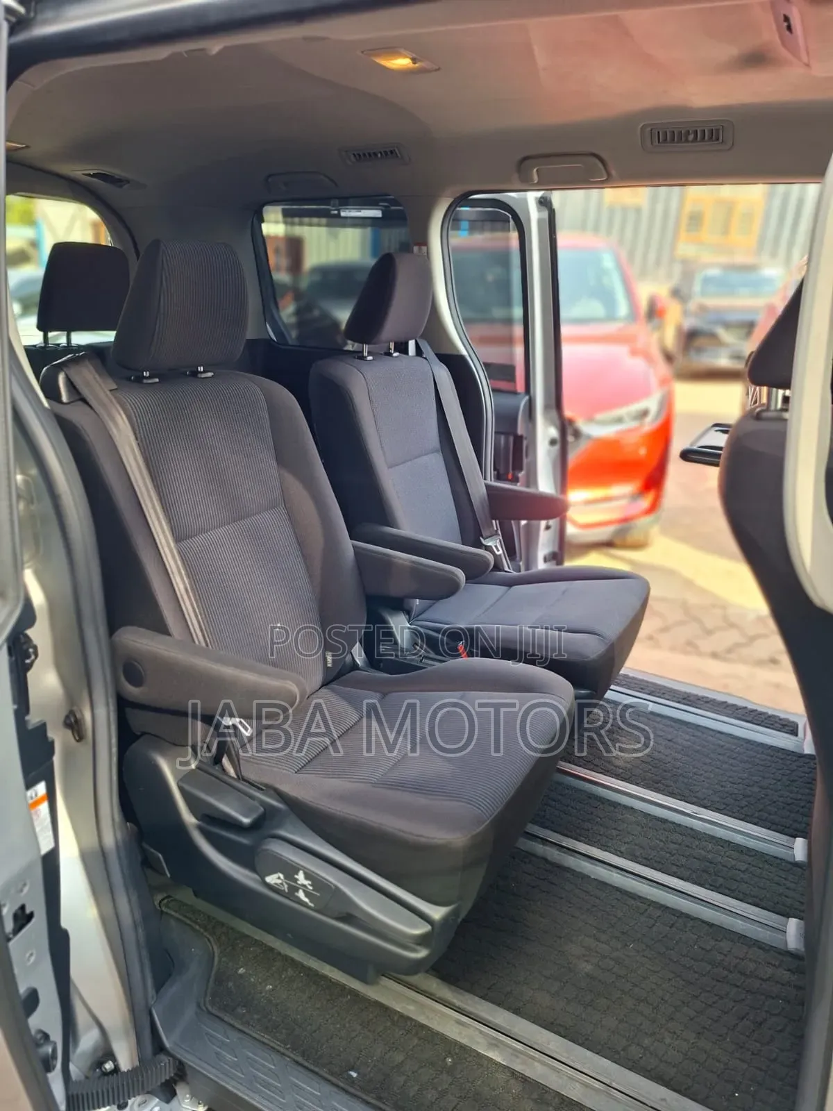 Toyota Voxy 2019 Silver