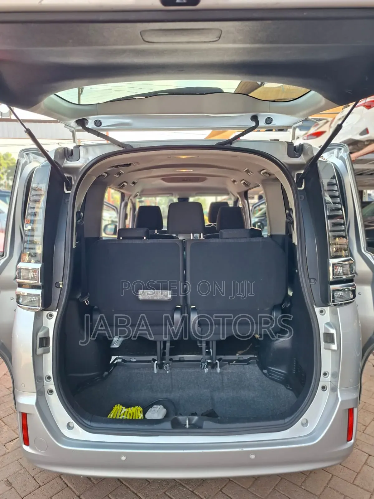 Toyota Voxy 2019 Silver