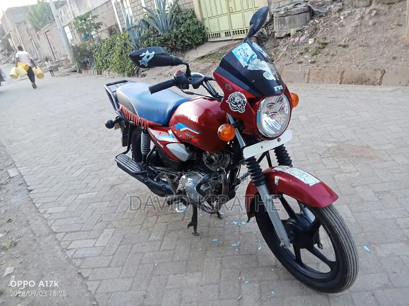 TVS HLX 125 2022 Red