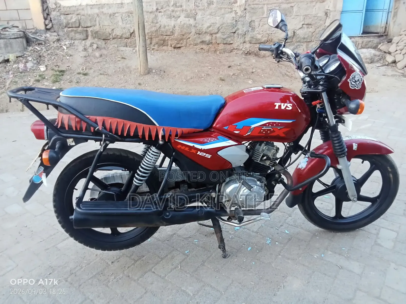 TVS HLX 125 2022 Red