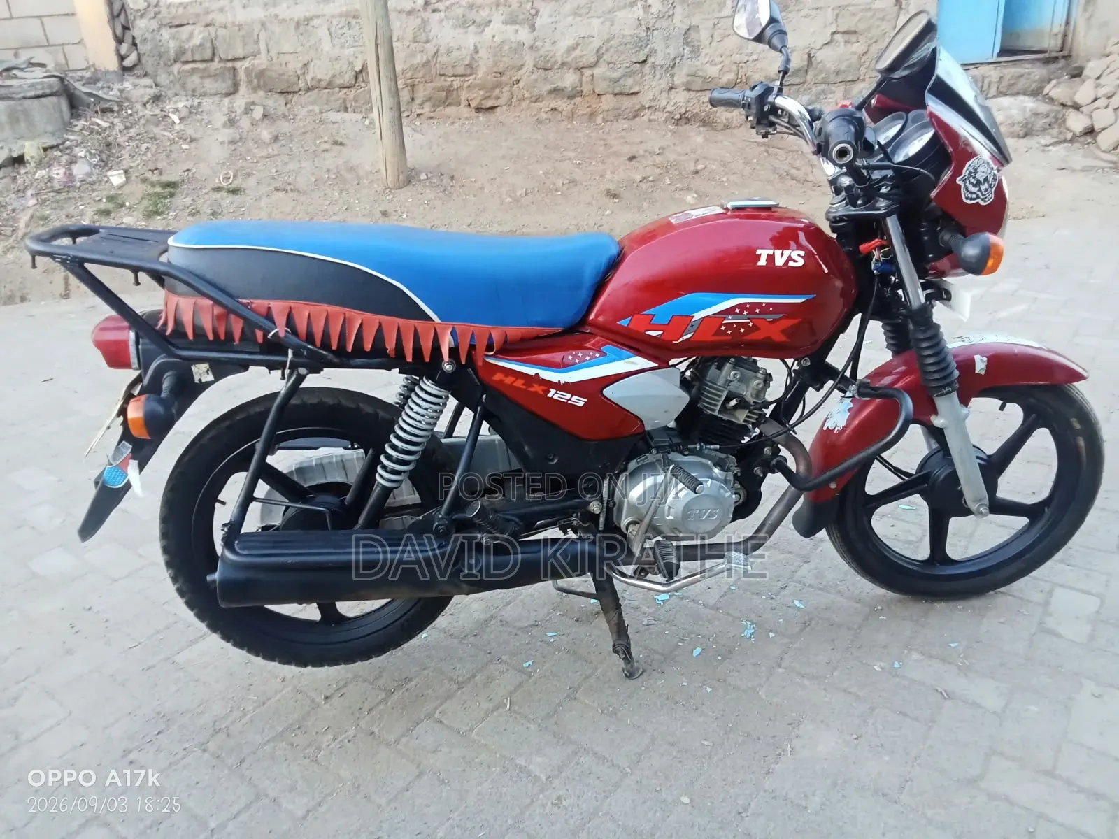 TVS HLX 125 2022 Red
