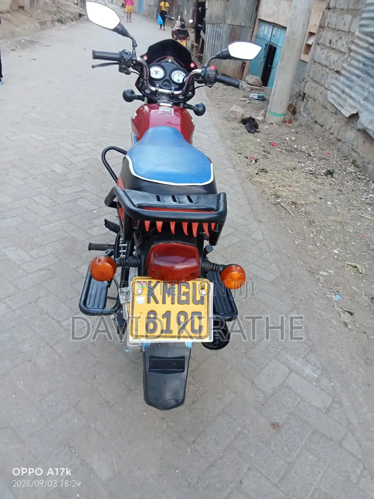TVS HLX 125 2022 Red