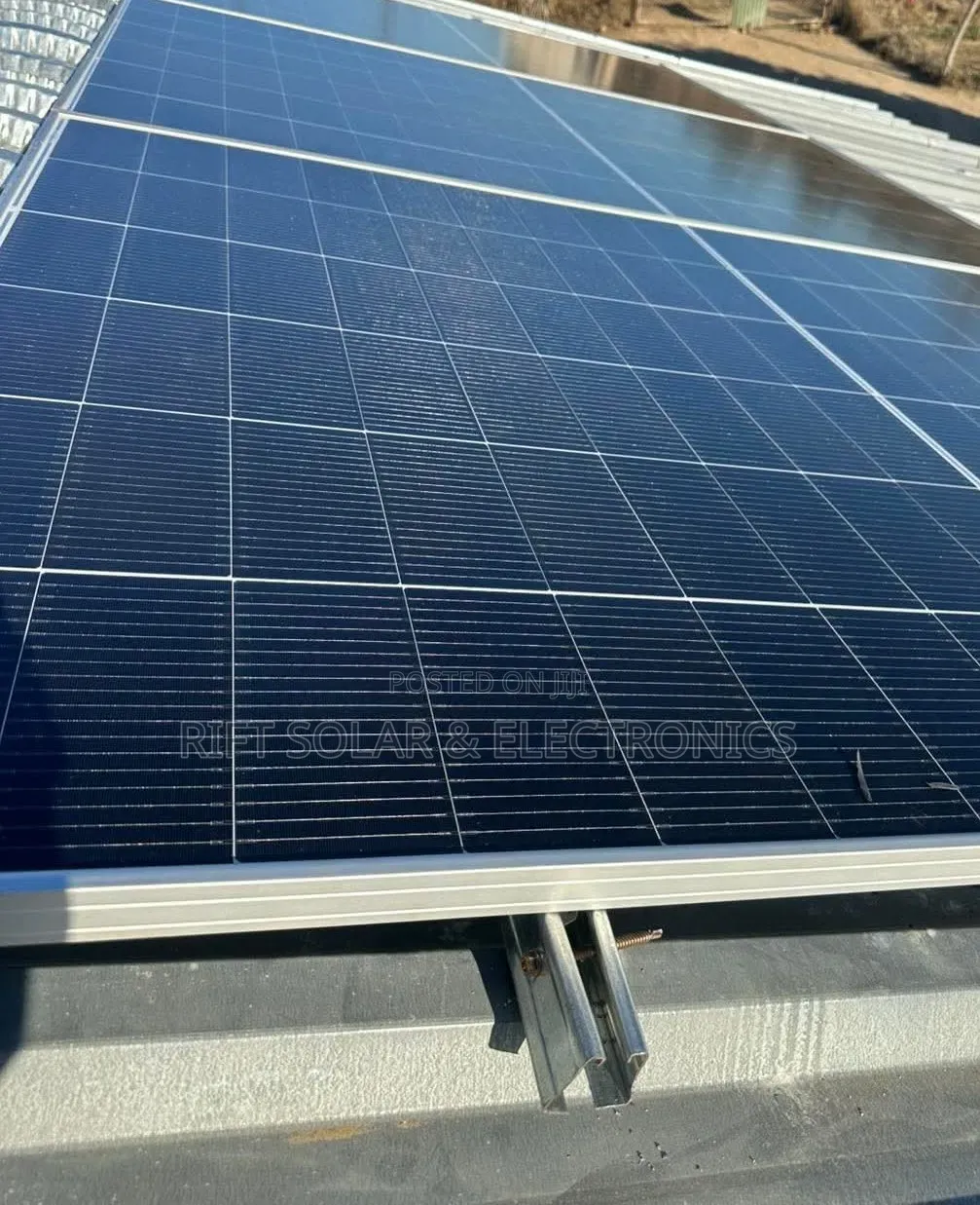 2kva Hybrid- 300Ah Lithium Battery -(2)625w Solar - Free Installation