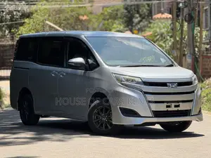 Toyota Noah 2019 Silver