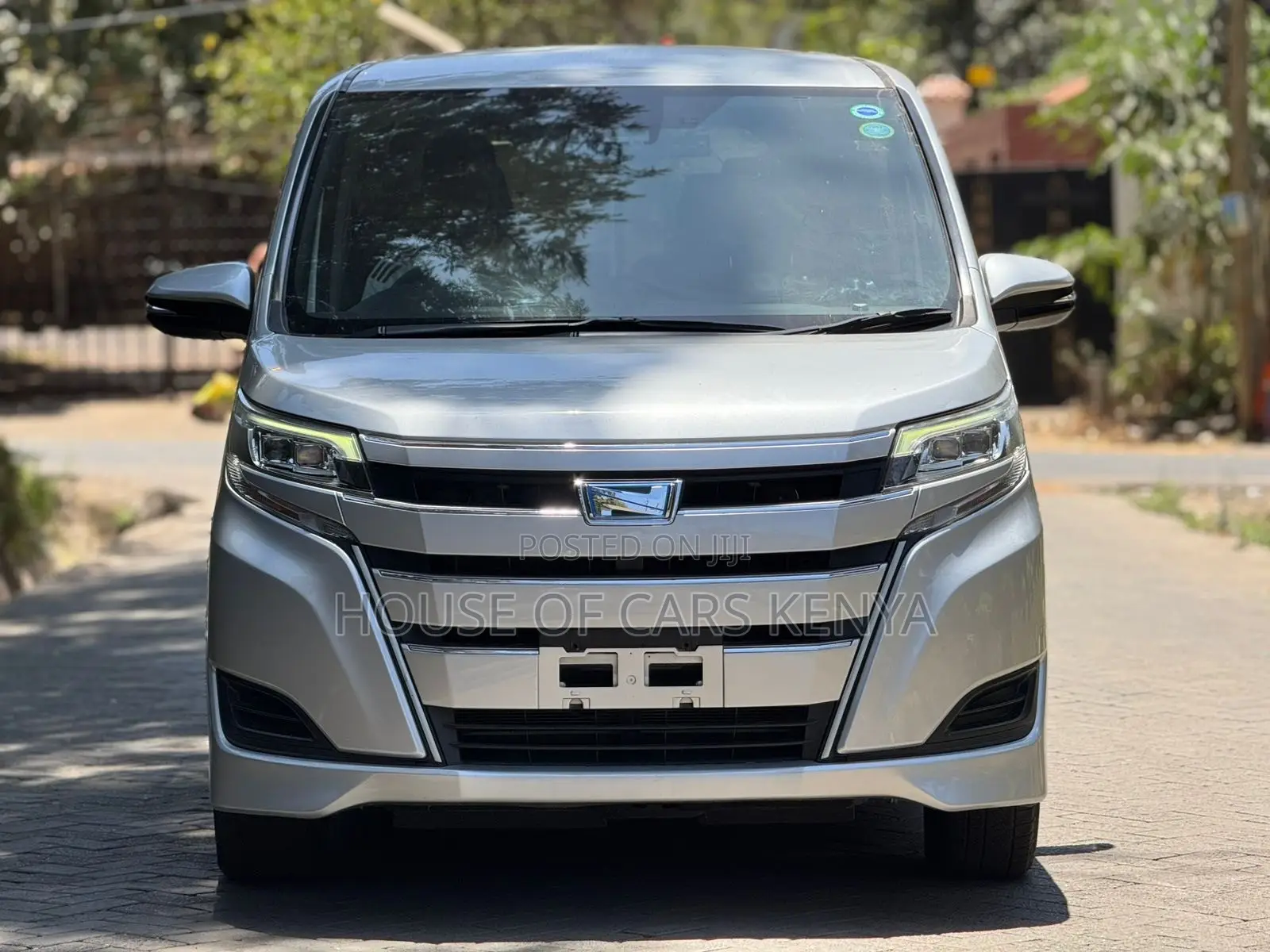 Toyota Noah 2019 Silver