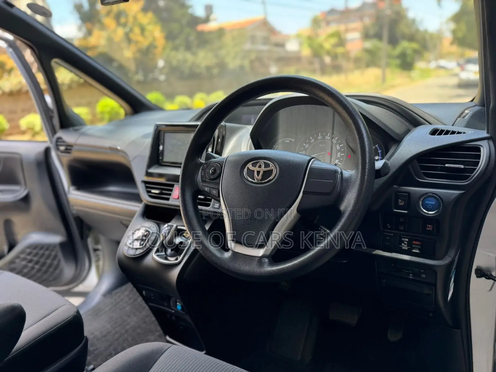 Toyota Noah 2019 Silver
