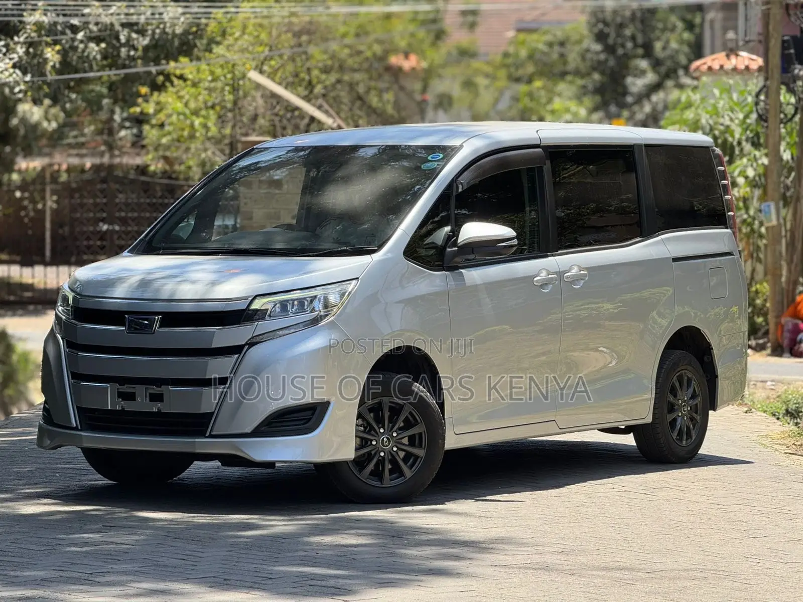 Toyota Noah 2019 Silver