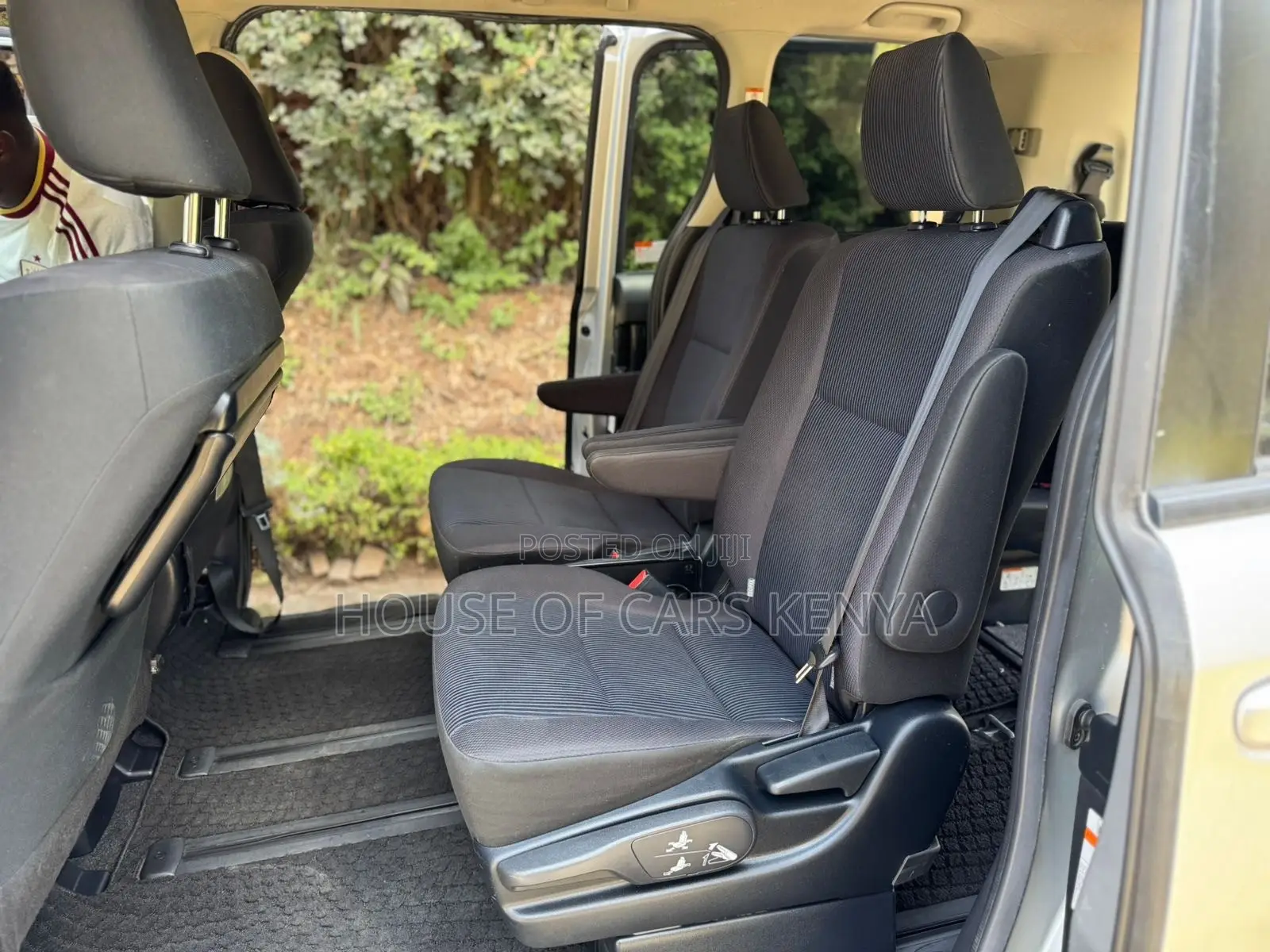 Toyota Noah 2019 Silver