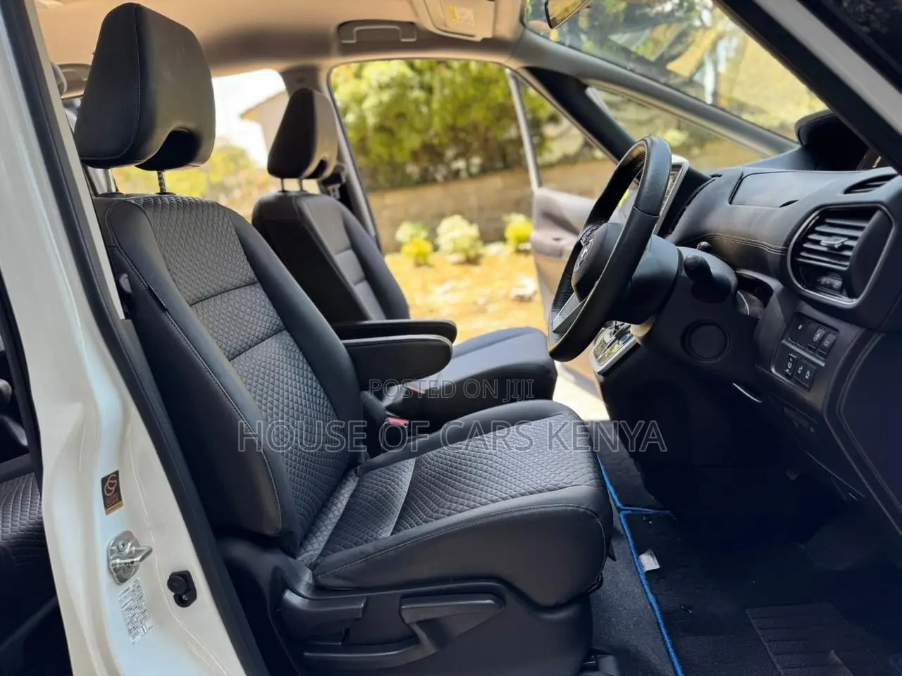 Nissan Serena 2019 Pearl