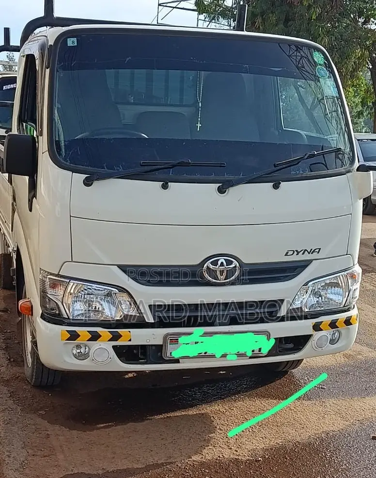 Toyota Dyna 2019 White