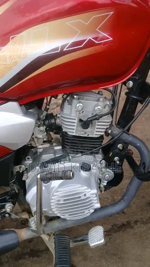 TVS HLX Plus ES 2023 Red