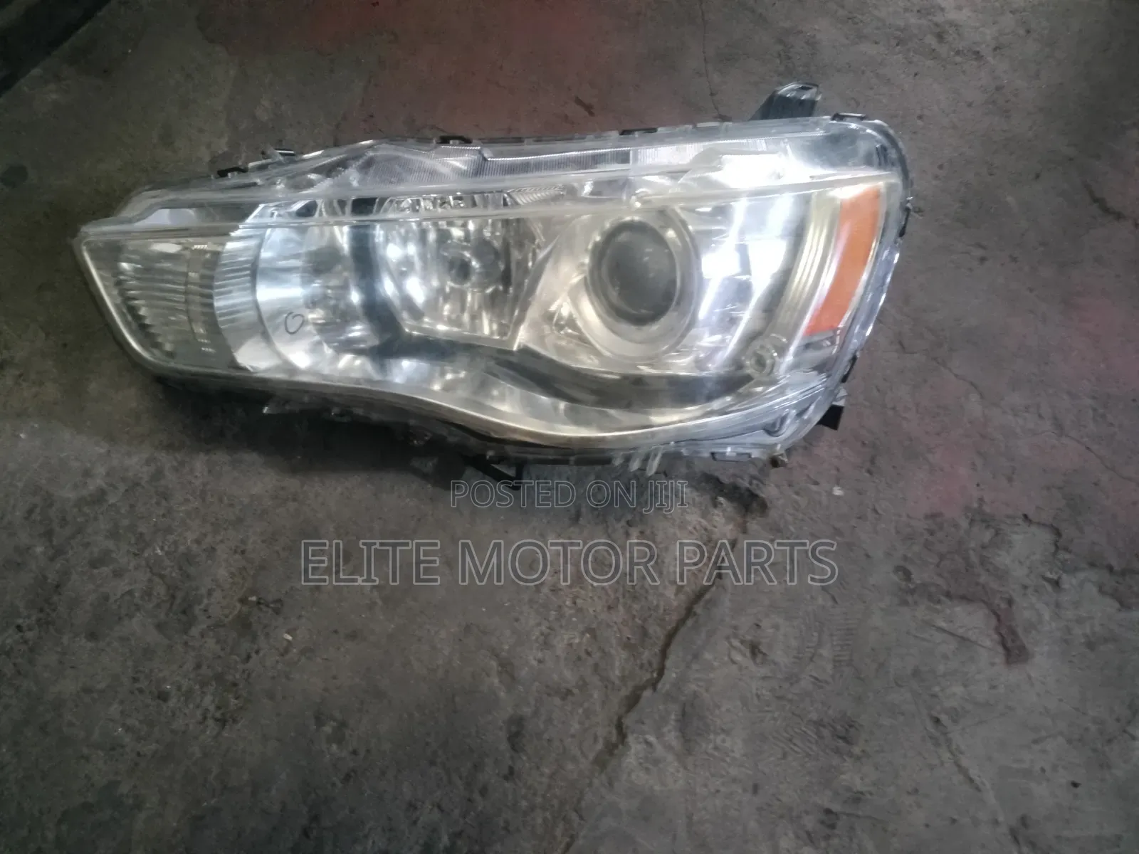 Mitsubishi Outlander 2013 Headlight