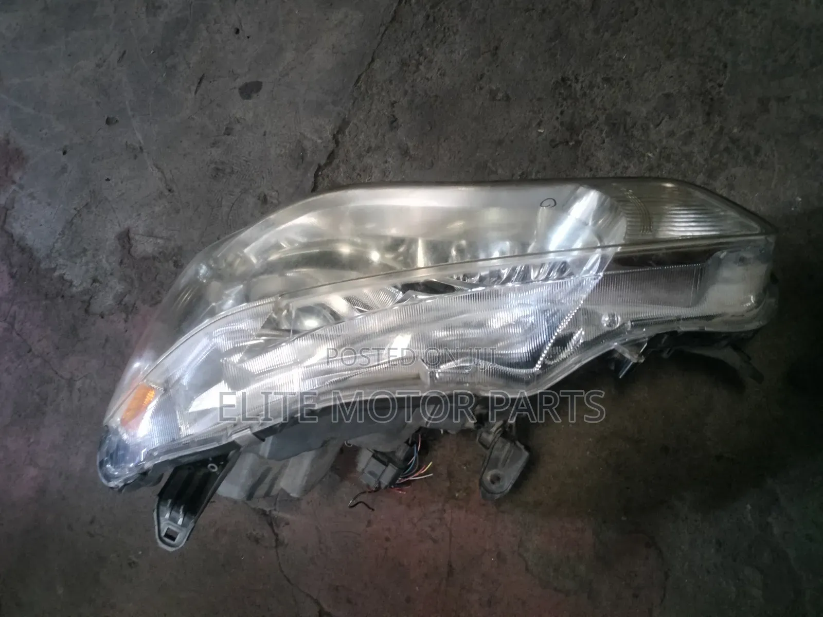Mitsubishi Outlander 2013 Headlight