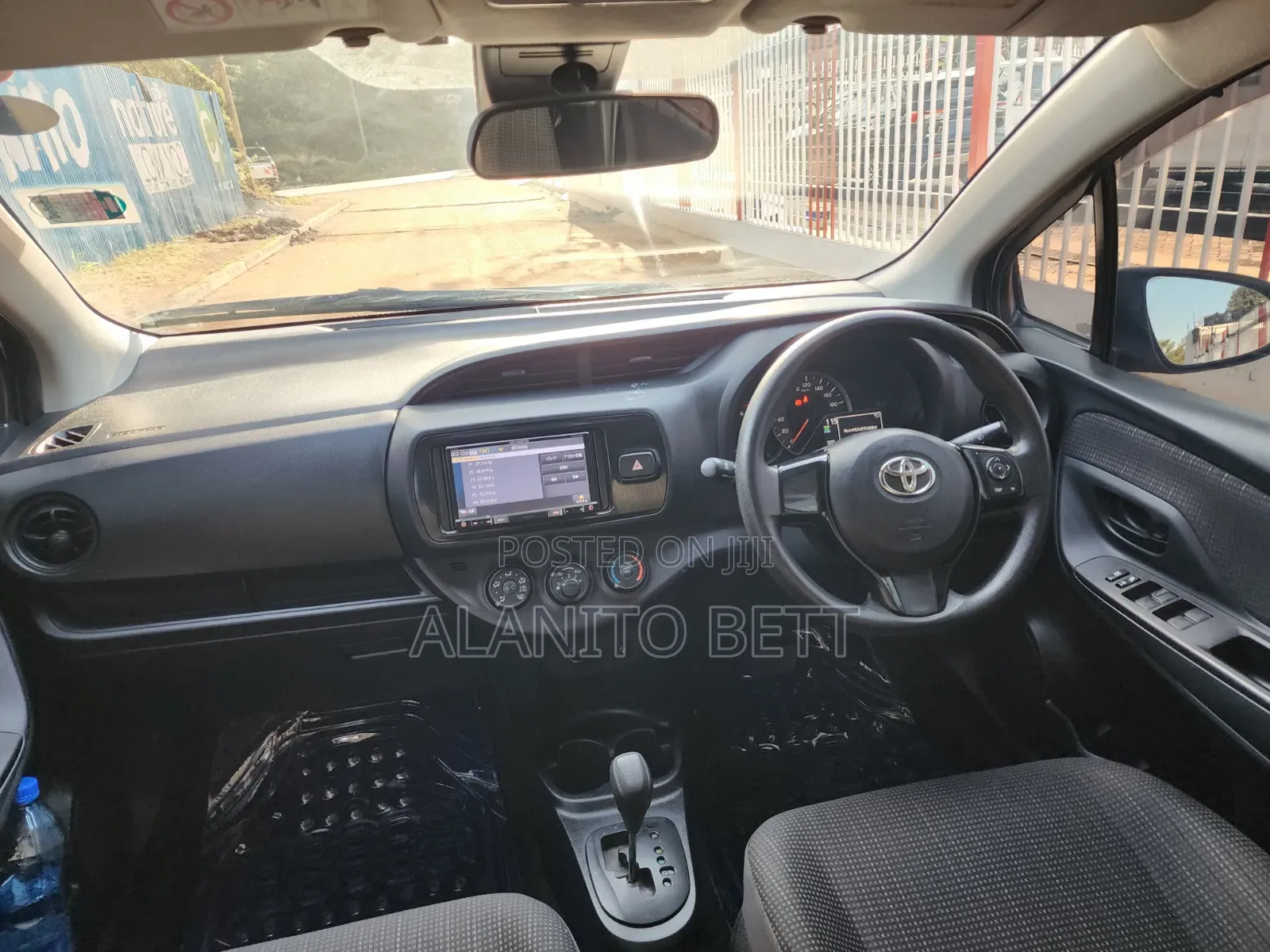 Toyota Vitz 1.3 FWD 5dr 2018 Silver