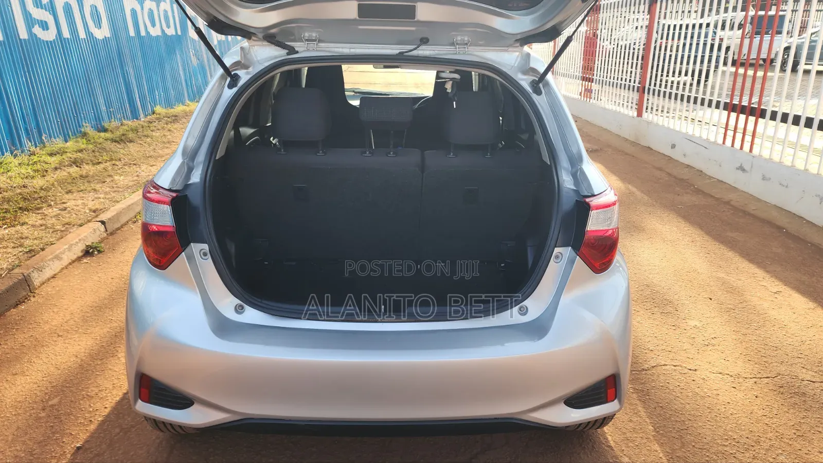 Toyota Vitz 1.3 FWD 5dr 2018 Silver