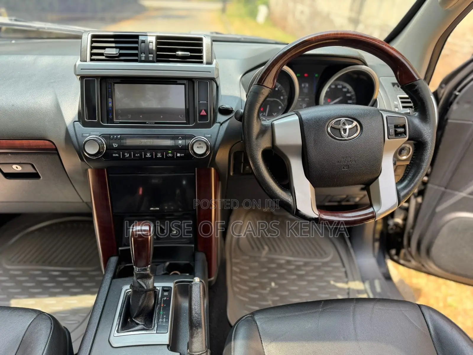 Toyota Land Cruiser Prado 2016 Black